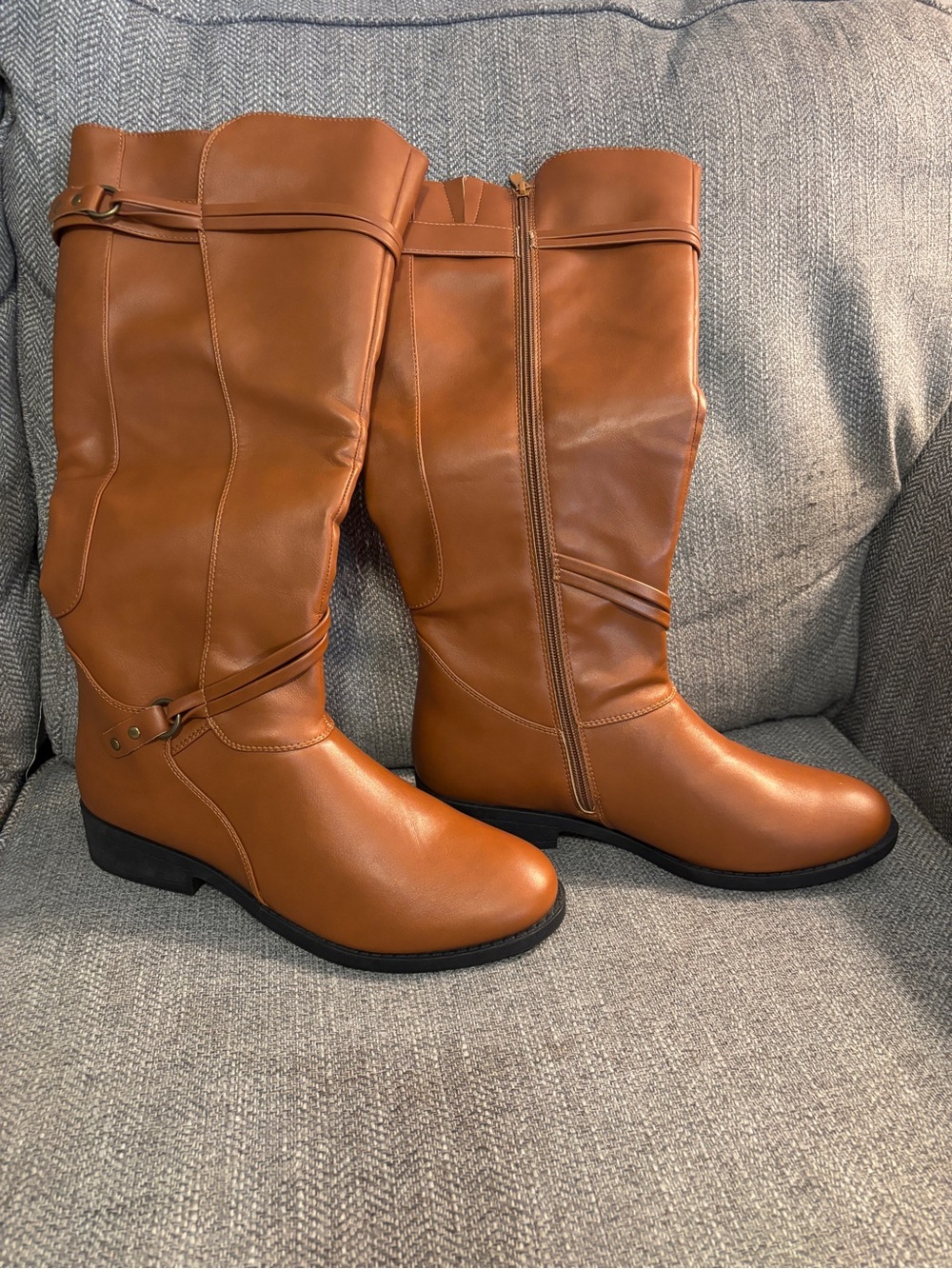 Forever Comfort Boots Multiple Woman’s Sizes